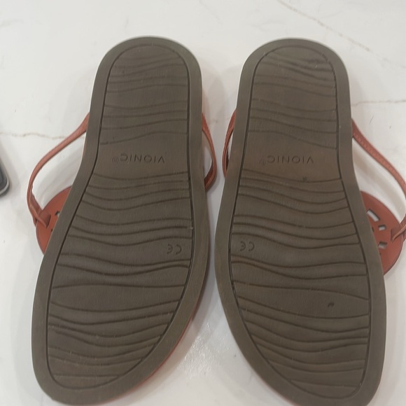 Vionic sandals. Size 8. In excellent condition. - Picture 3 of 4